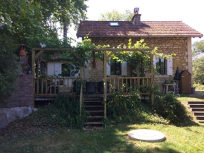 Inviting Holiday Home in Montaron with Garden